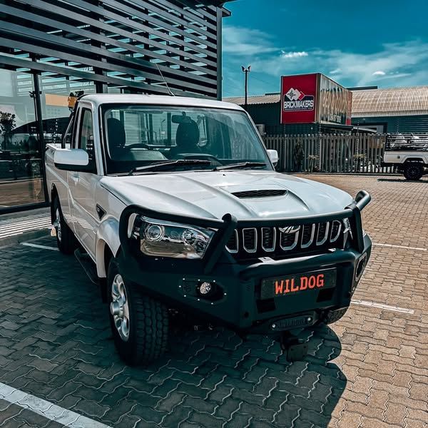 Mahindra S10 Pik-Up 2017+ Wildog Hunter (incl Nudge) Bull Bar