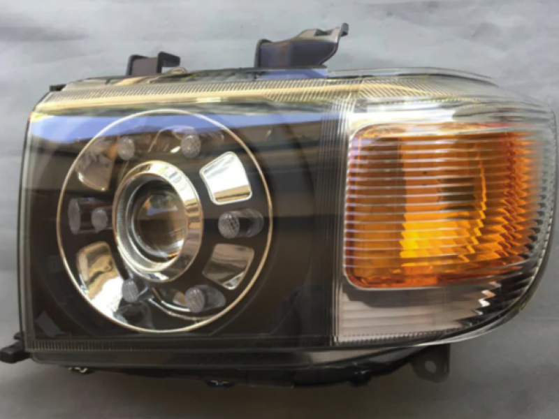 Toyota Land Cruiser 79 & 76 LED headlights (Set)