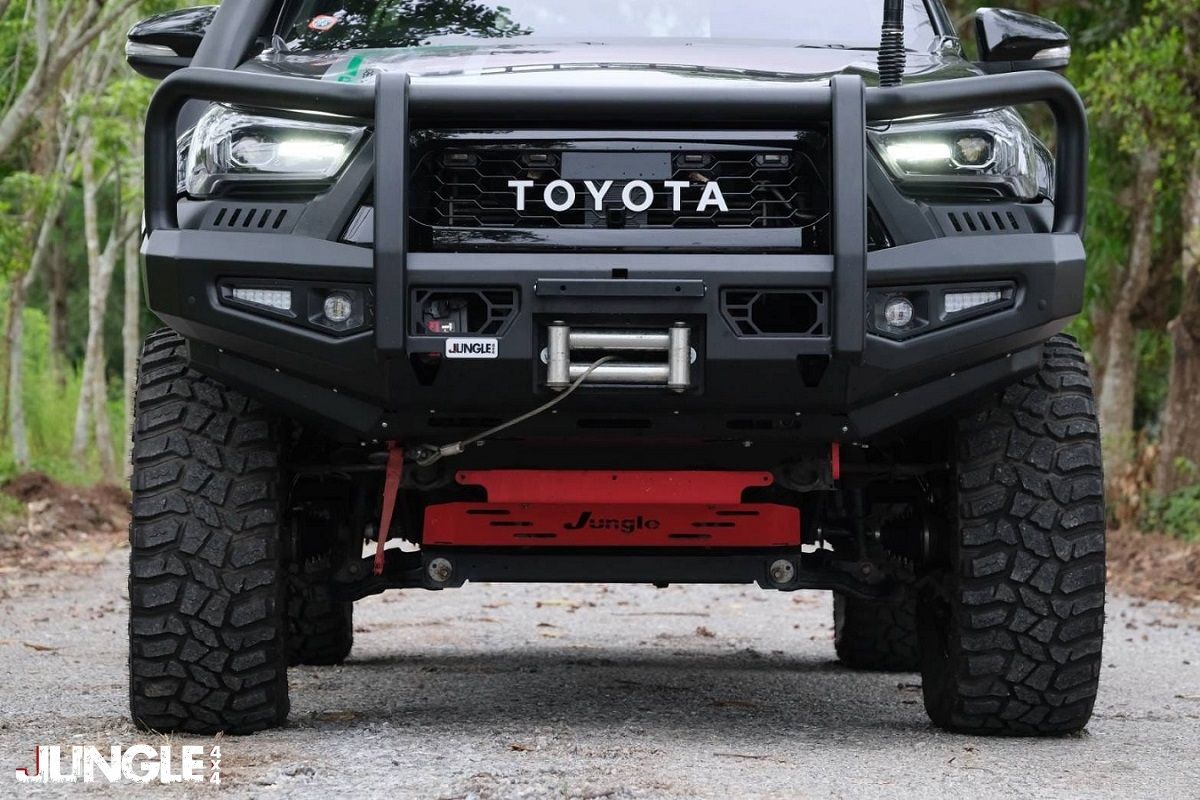 CROWN SERIES – HILUX 2020+ FULL HOOP