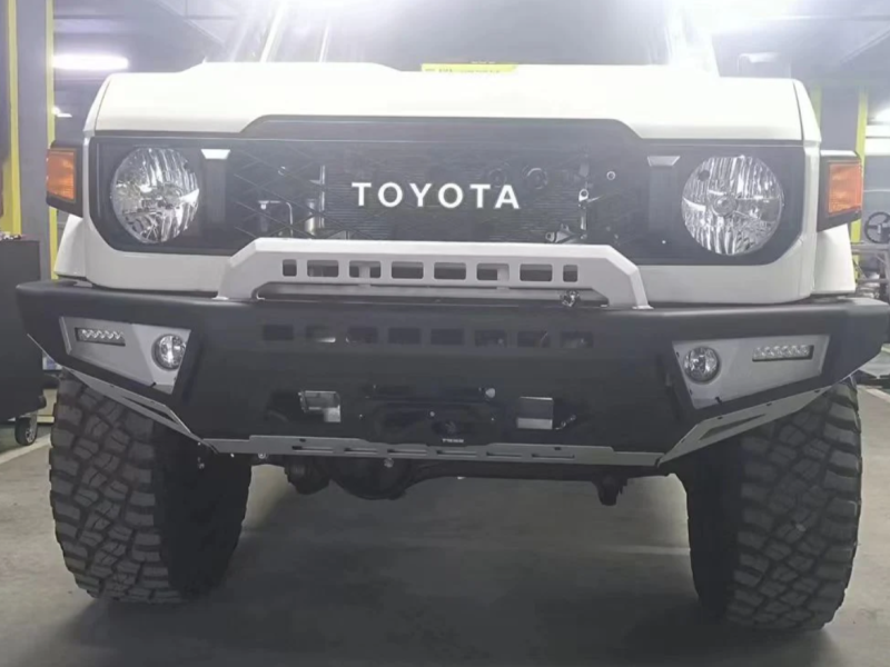 Toyota Land Cruiser 79 Series Steel Front Bumper With Lights