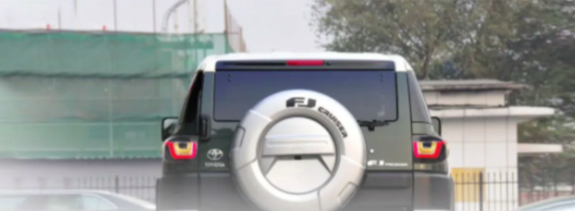 Toyota FJ Cruiser LED Tail Lights
