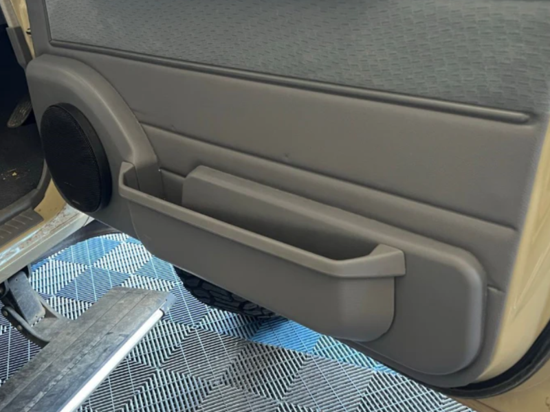 Toyota Land Cruiser 70 Series 6 inch Front door pods (Single Cab)